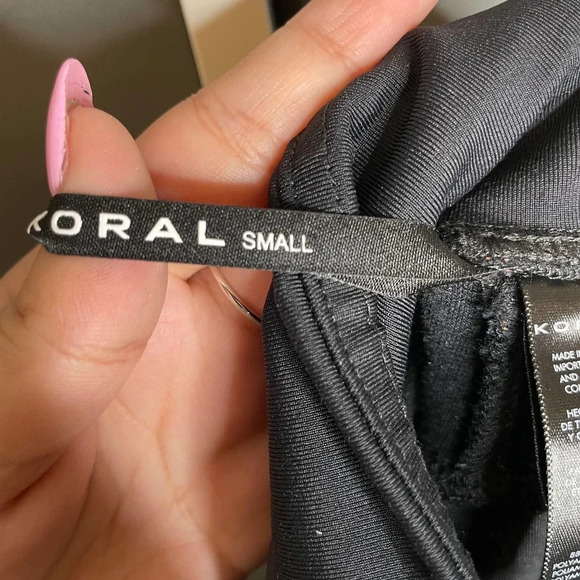 Koral Curve Mid Rise Glow Crop Legging Black Bronze Quartz - Picture 4 of 7